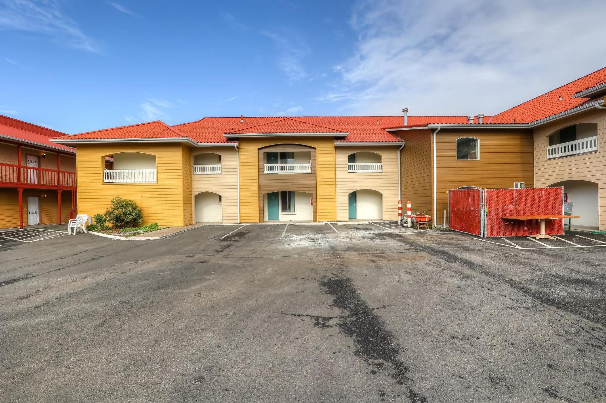 Newport Inn By Oyo - Hwy 101 Exteriör bild